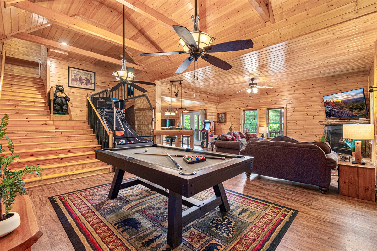 Game on! Challenge your family and friends to a game of pool or air hockey in this fun-filled game room.