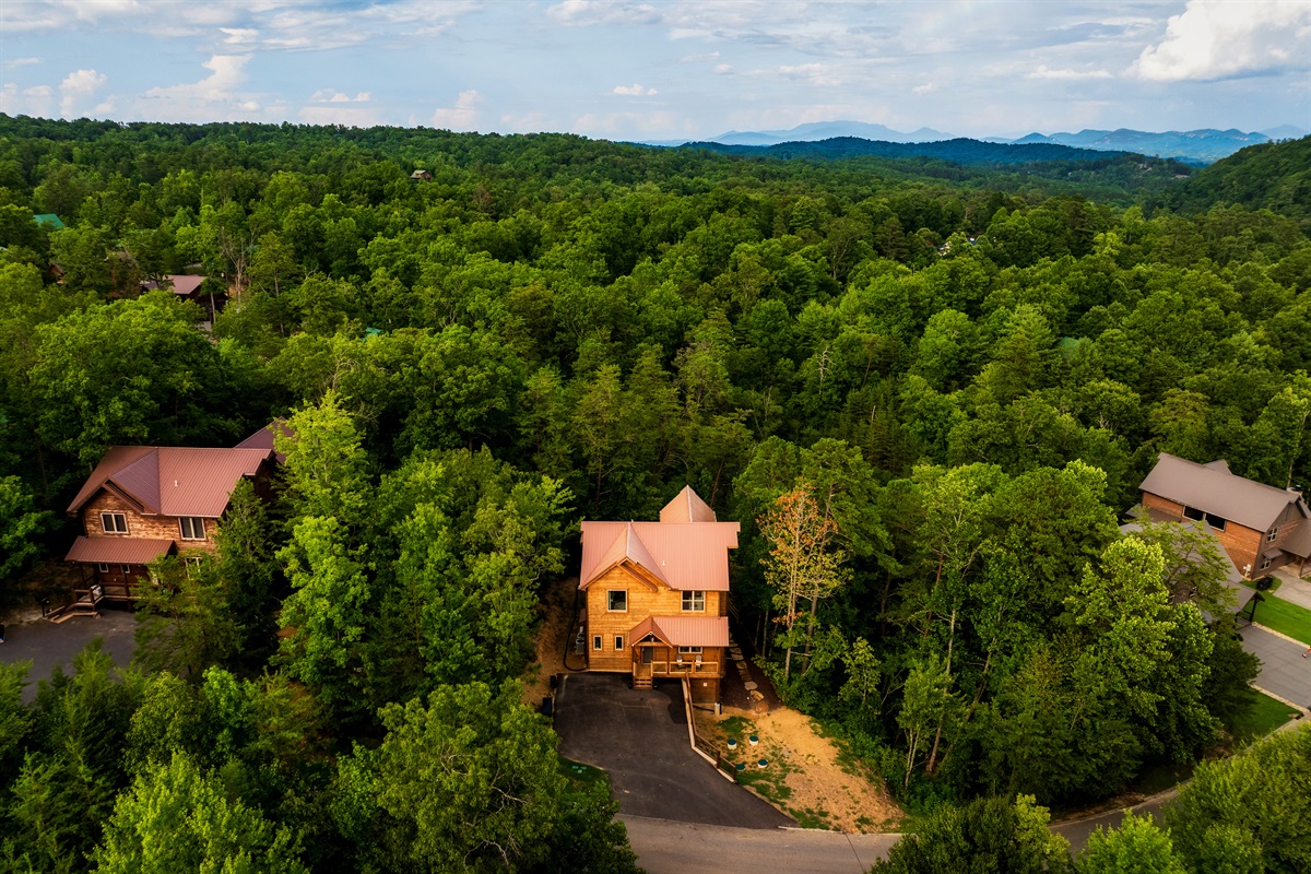 Beautiful area view of the Smoky Cove resort with cabin
