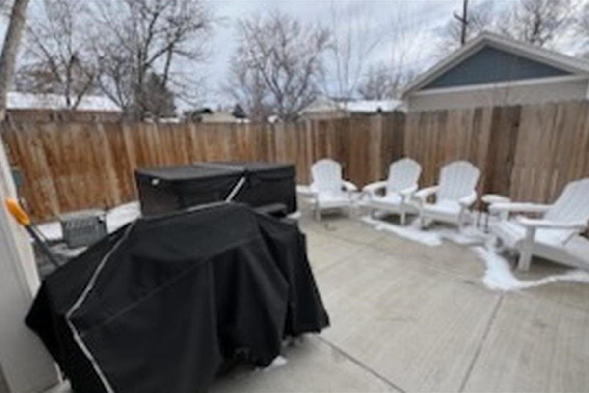 Patio with Hot Tub!