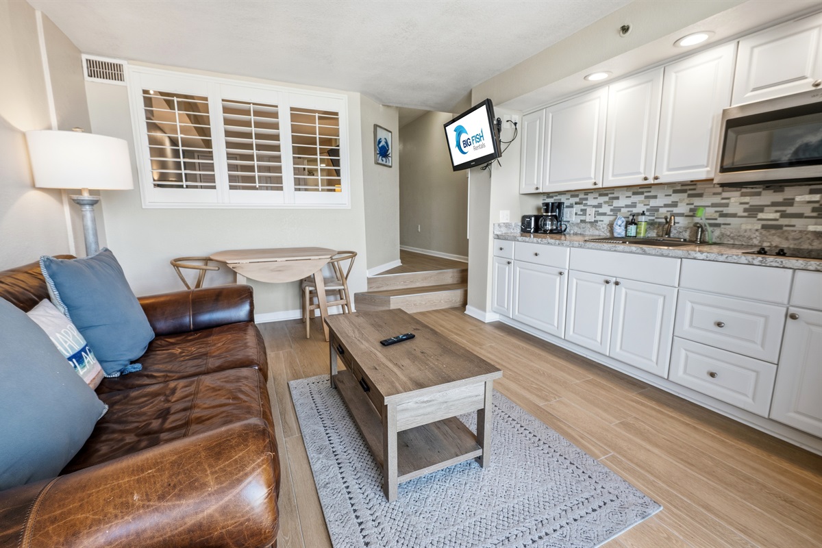 Amazing Living Room with Stunning Views🌊☀️