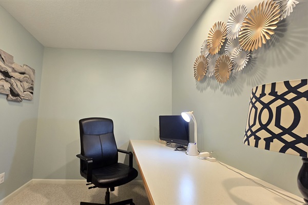 Office area with Monitor