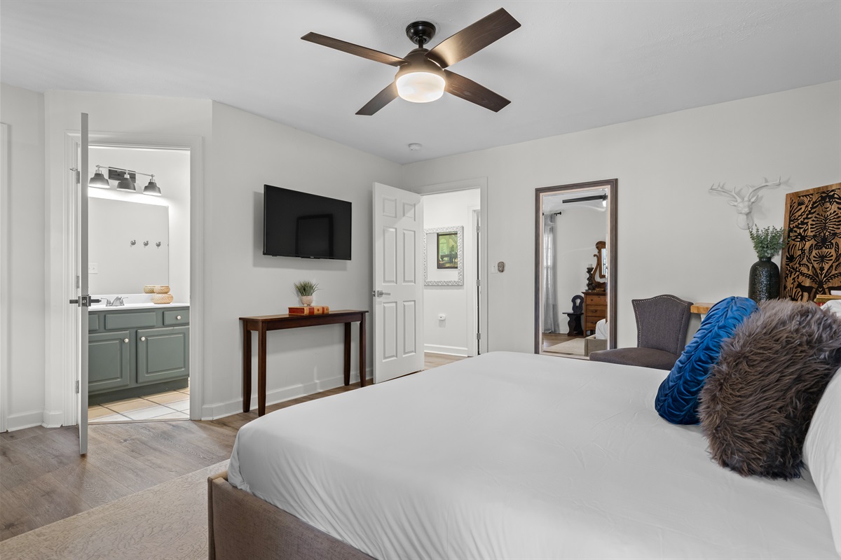 Melody bedroom with smart tv.