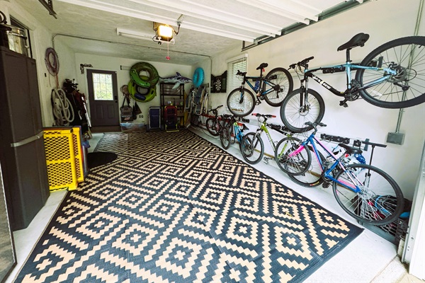 Garage with Complimentary Amenities