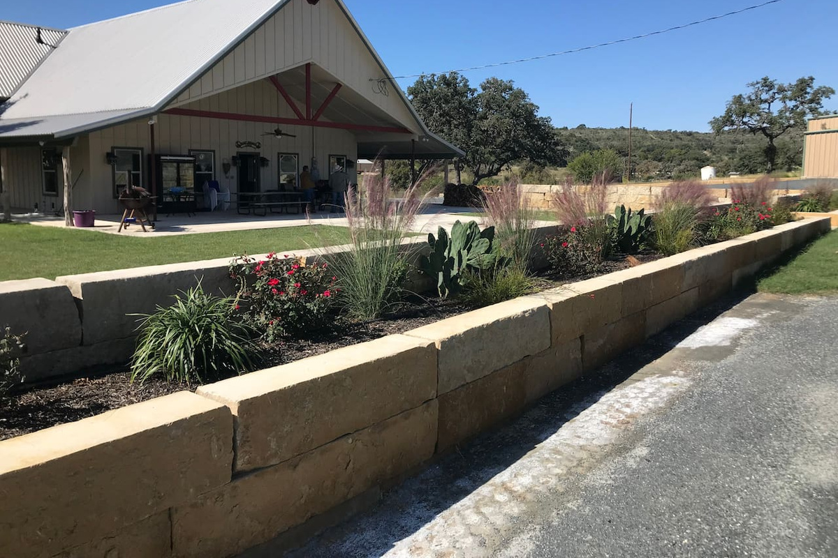 Bluff Springs Lodge, Hondo