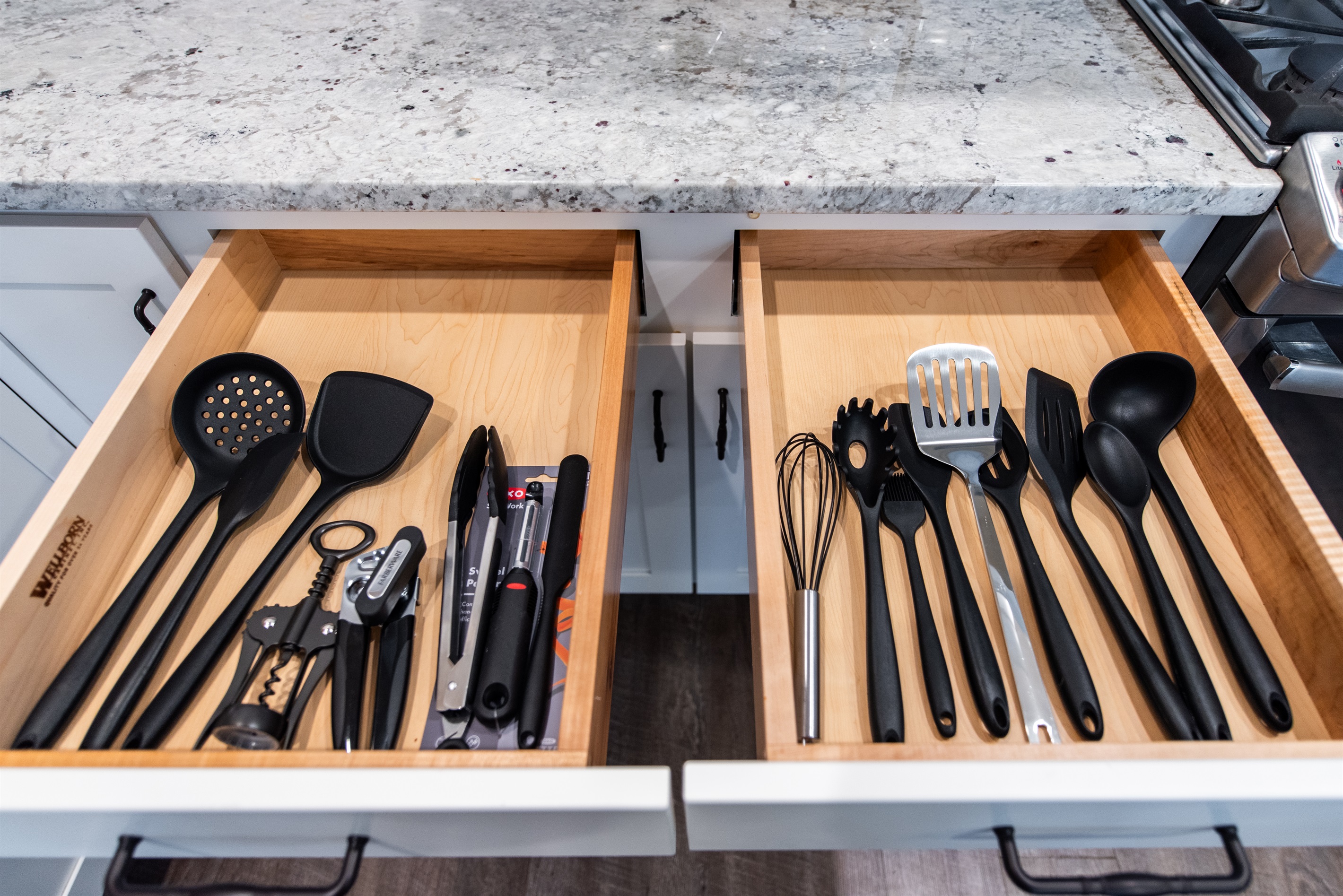 New and clean utensils, ready to use.
