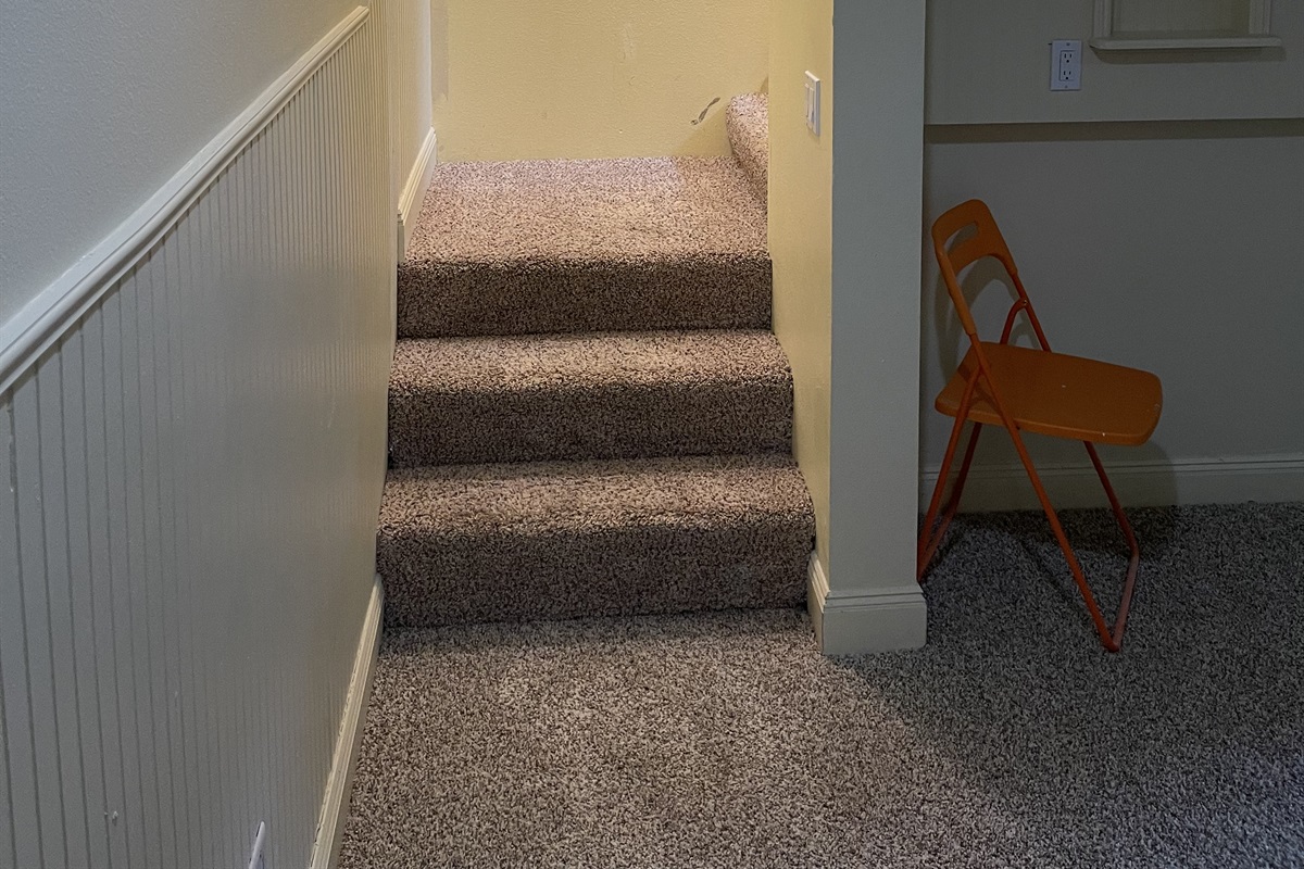 Stairs from basement to main level