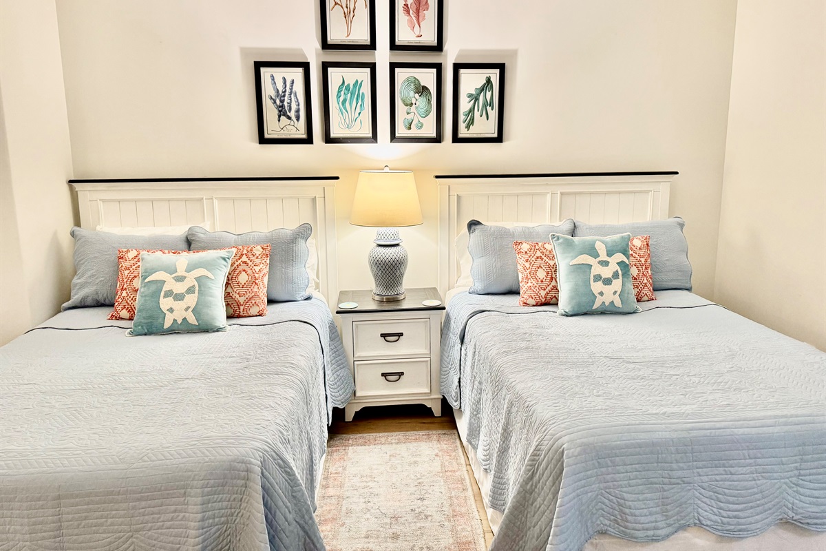 What a precious coastal bedroom!
