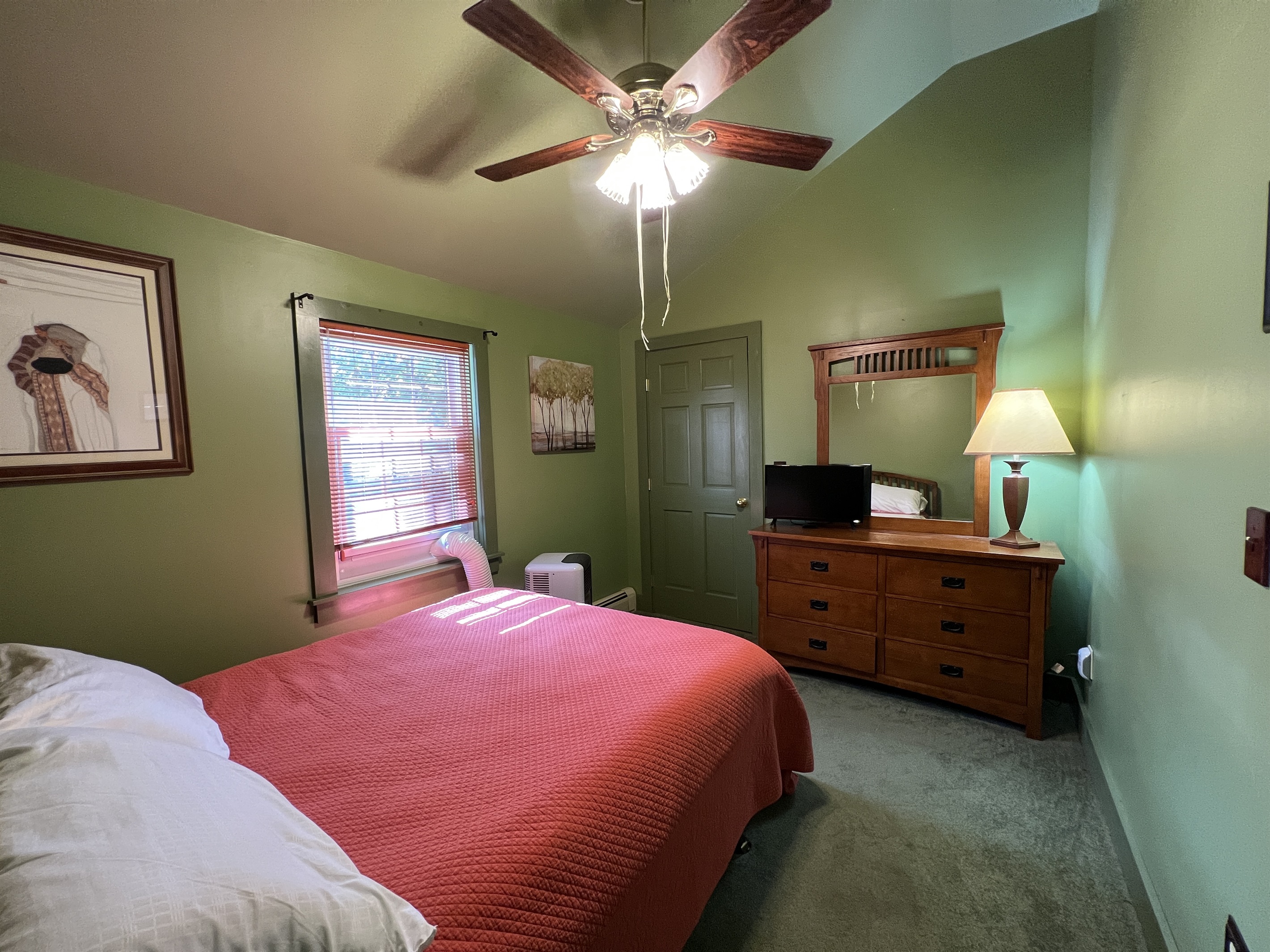 Dandelion apartment Queen bedroom #2 with TV and A/C.