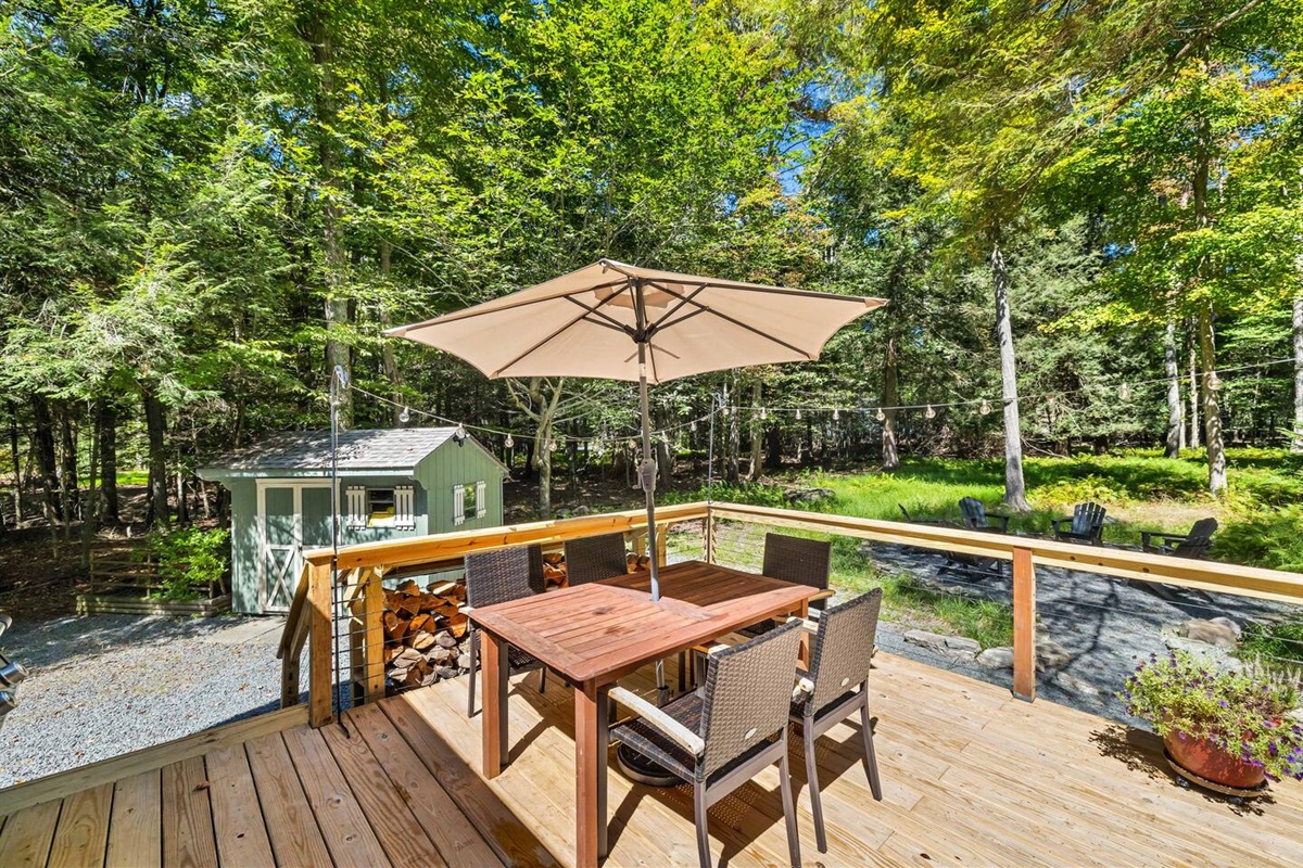 Dining Table w/View of the Woods - Very Private