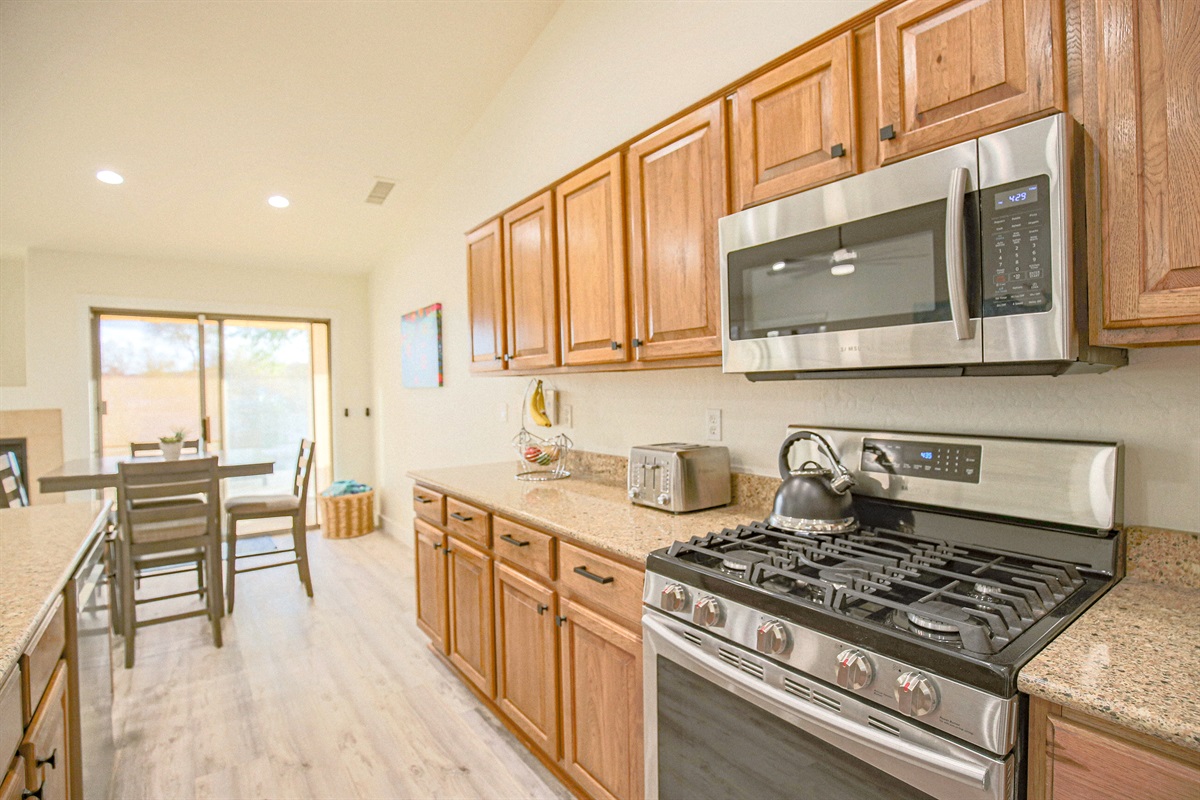 Goodyear Retreat | 4BD 2BTH | Heated Pool — Goodyear Retreat | 4Bed&2Bath | Heated Pool, Goodyear, Arizona — photo 13