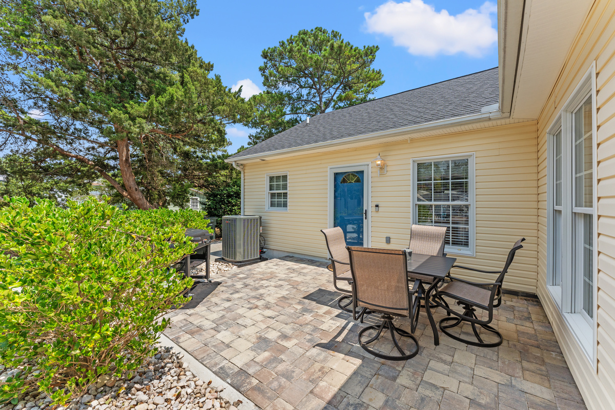 Outdoor dining space
