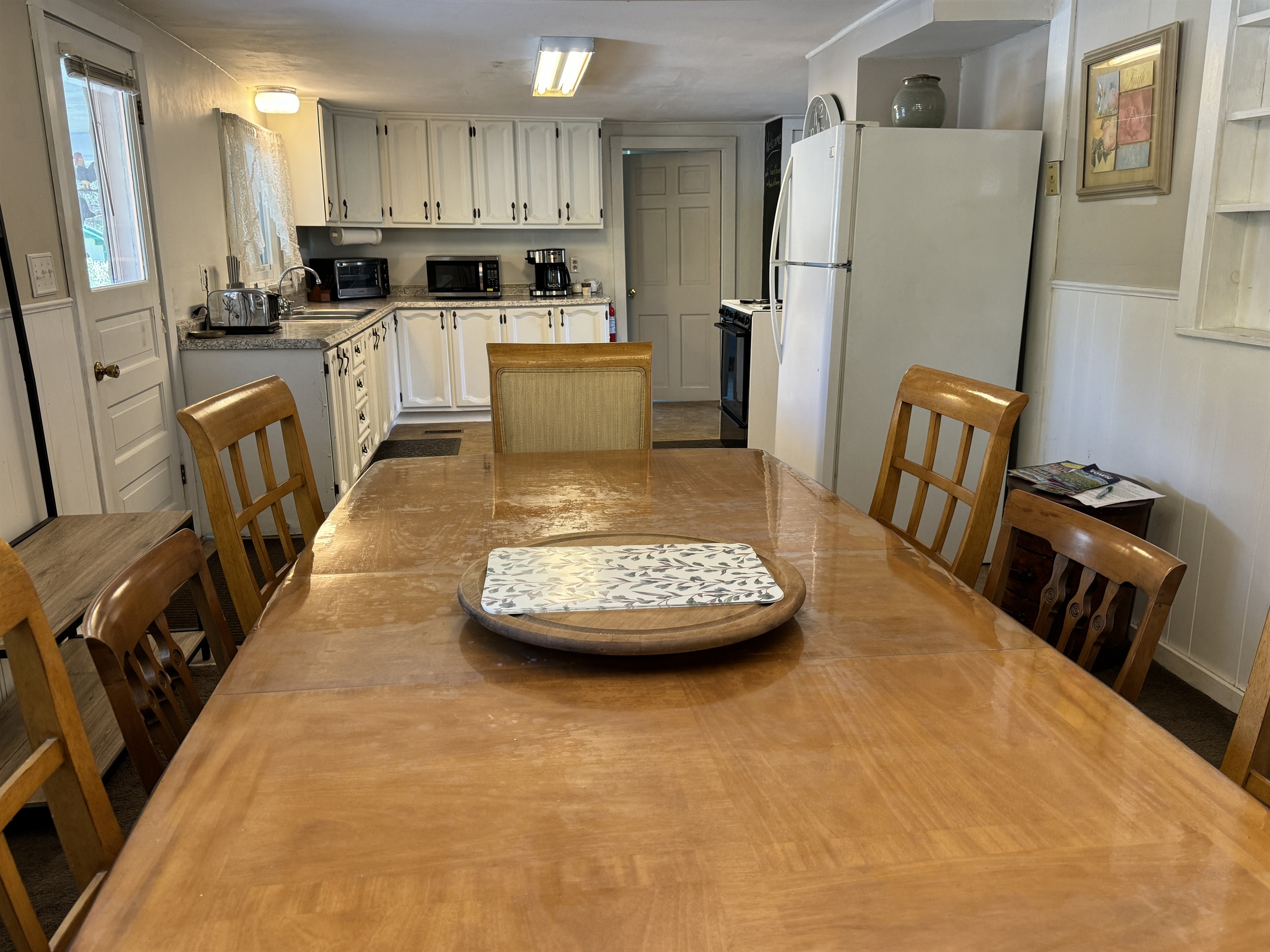 Dining area into kitchen