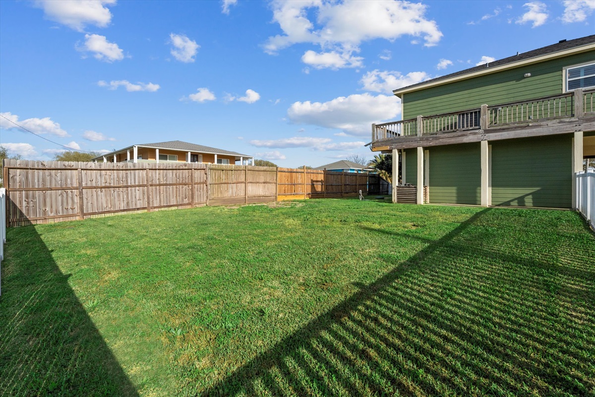e03d319579e842e09c4b33ce21056e9f Large | Beachhouse | Texas | TX | Vacation Homes | Galveston | Crystal Beach | Kokomo | Breezy Days | Beachfront Elegance | Sunrise Serenity | Southern Sands Property Management, LLC
