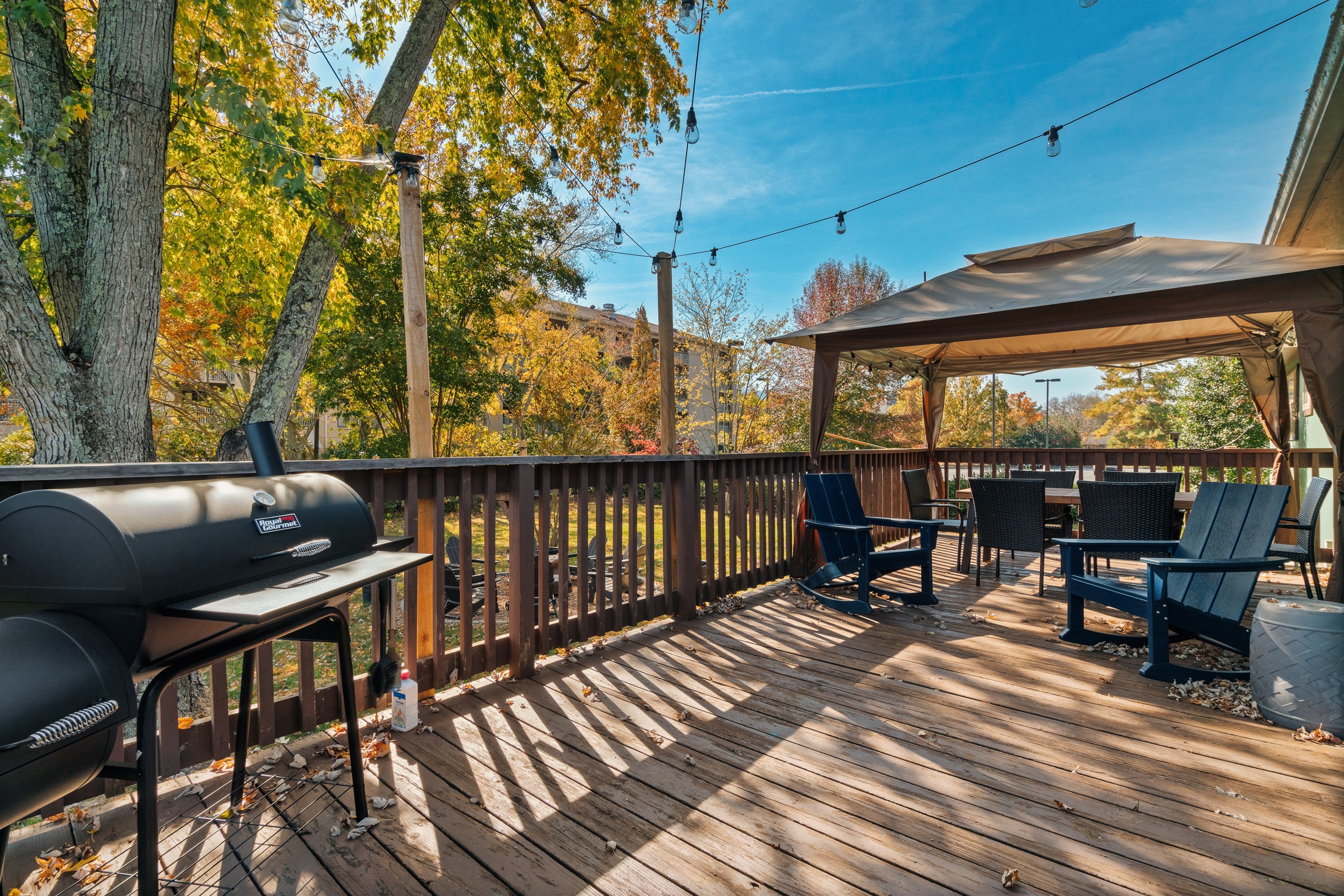Fire up our new charcoal grill on this covered deck oasis! Smoky Mountain BBQ meets fall foliage views, just minutes from Dollywood. Perfect for family feasts after exploring Pigeon Forge attractions.