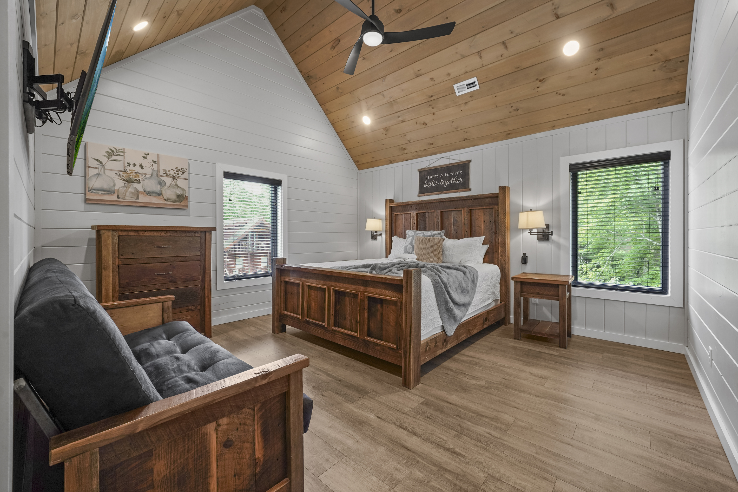 Bedroom 4 - king bed