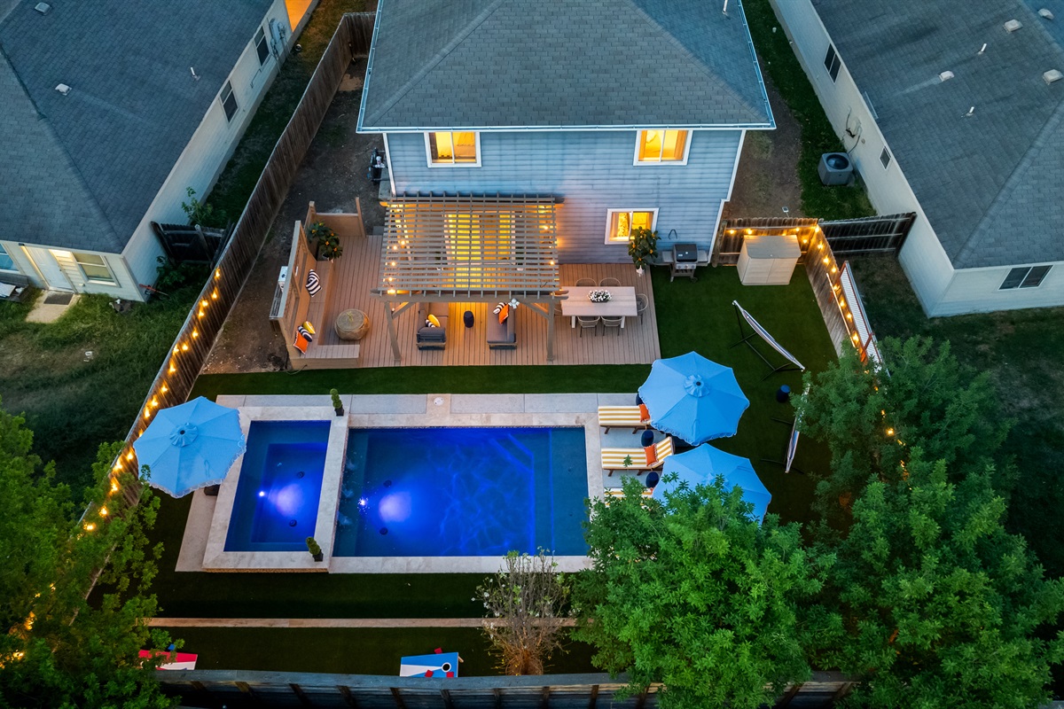 Perfect backyard for large groups.