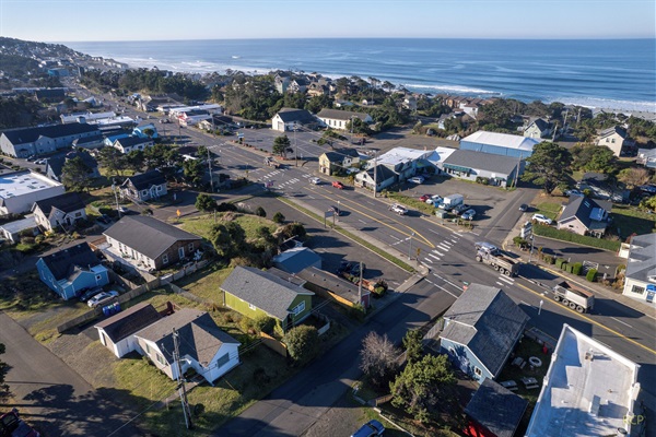 Location - Close Walk to Beach Access