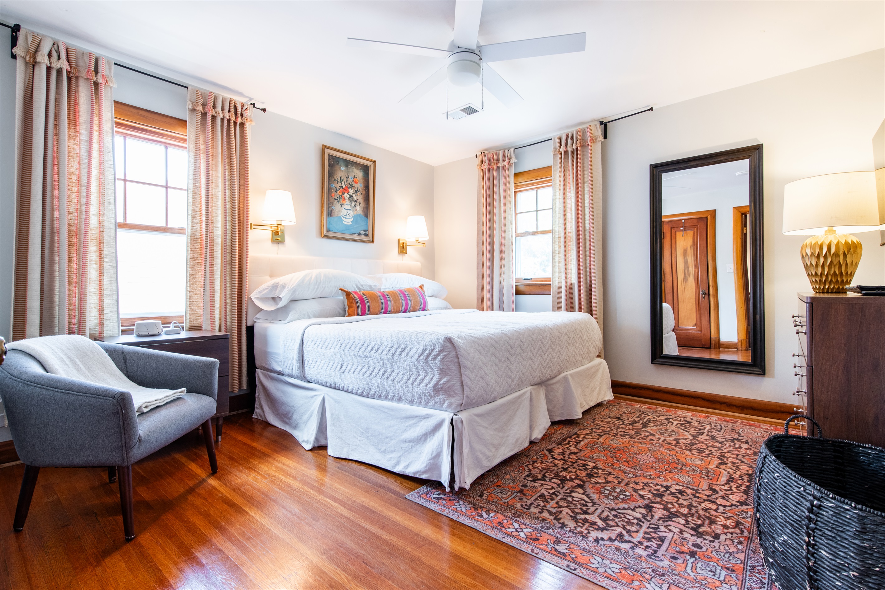 Second floor King bedroom 