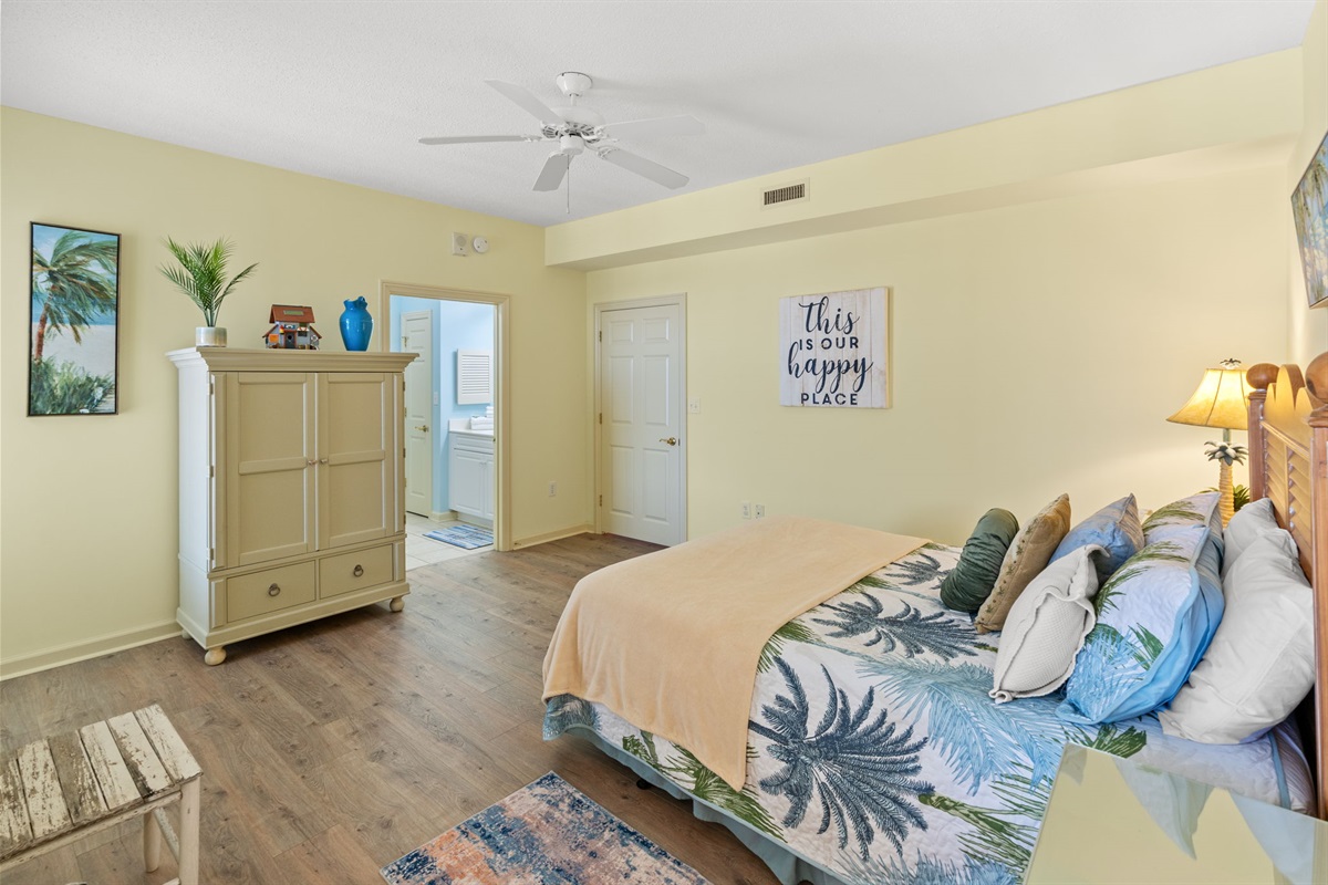 Queen Bed In 2nd Bedroom