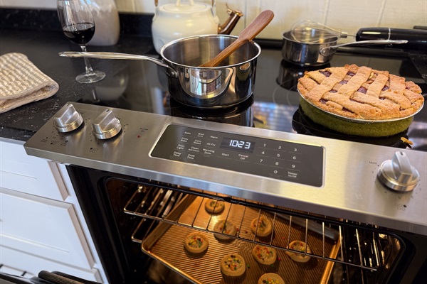 Host your family Thanksgiving here!