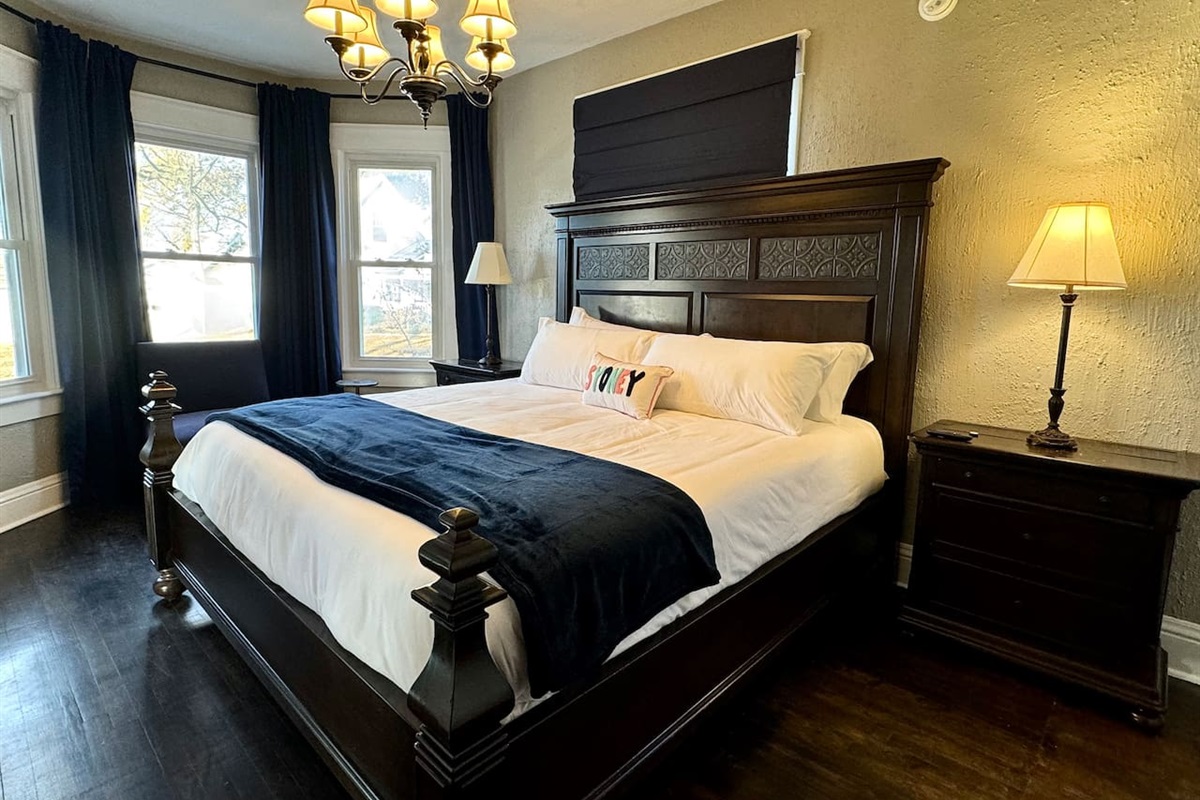 Welcome to the Sydney Room! This spacious Main level room offers a King bed, small sitting area and Roku smart TV.