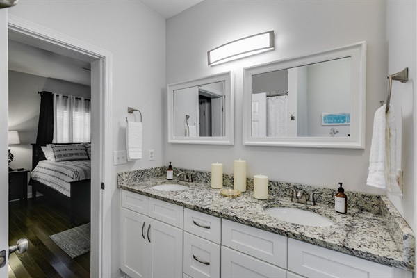 Enjoy the convenience of a shared Jack-and-Jill style bathroom connecting the two bedrooms – perfect for families, friends, or couples traveling together.