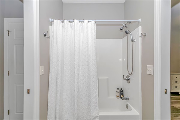 Shared Bathroom with Tub