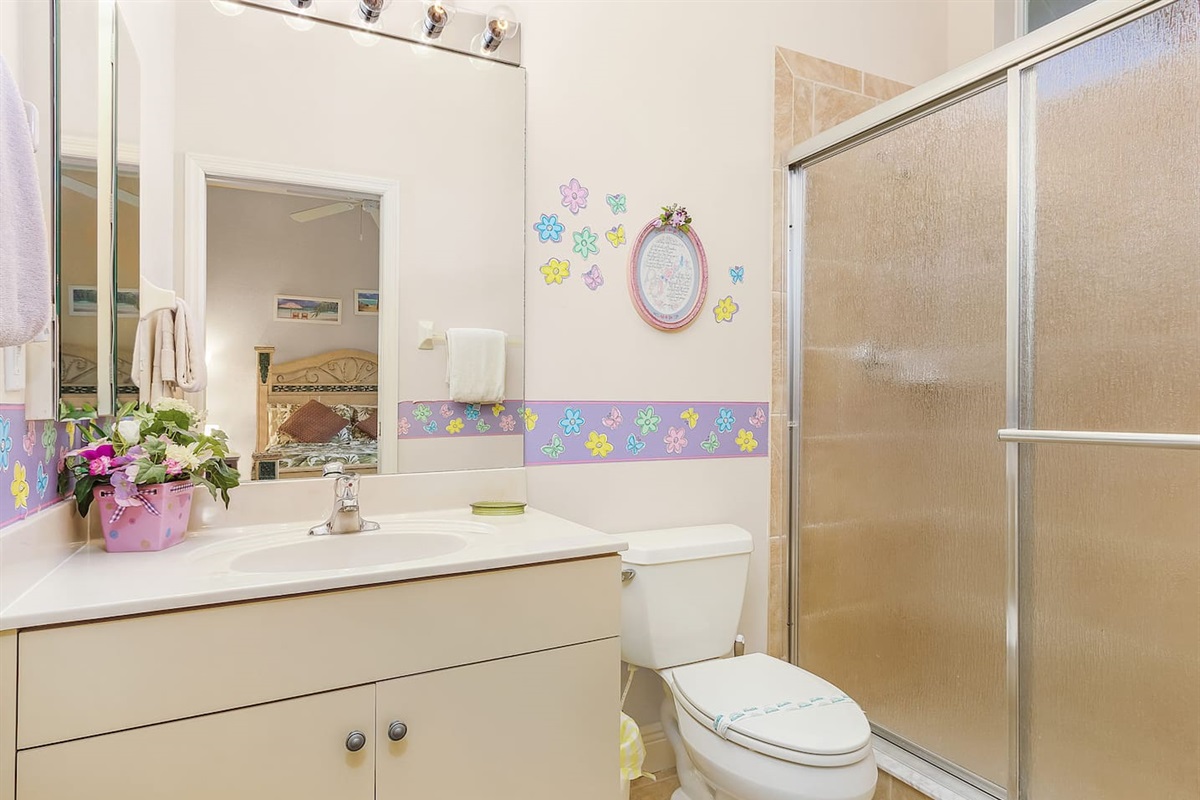 Villa Rosa - 2nd Guest Suite bathroom 