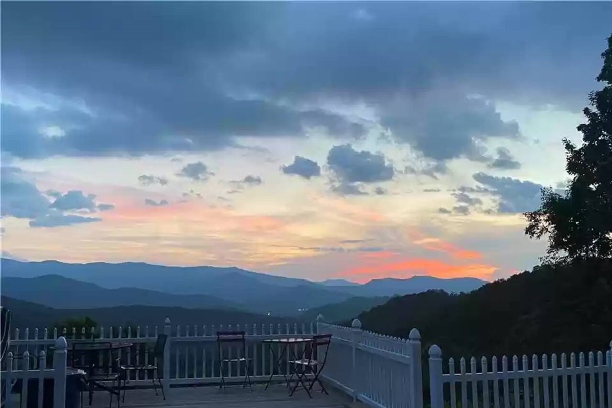 We have traveled to 41 states. But, one of the most beautiful long range mountain views we have ever seen is right here in our front yard. 