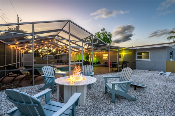 🔥 Firepit + twinkle lights + heated pool = your new favorite night in. Book now and bring your own s’mores 😎 #FloridaVacationHome #AirbnbFlorida #BradentonStay #ShortTermRental