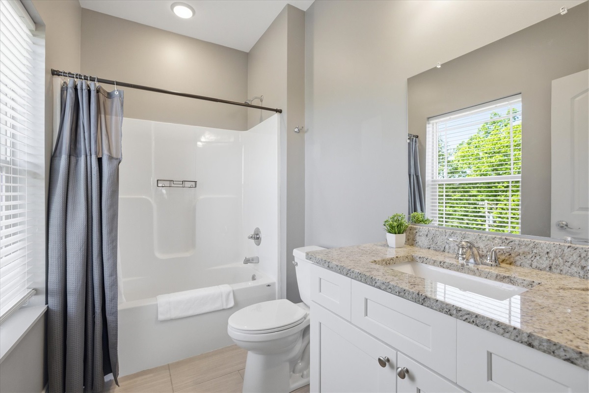 Clean, open, and easy to move through—this master bath gives you space to get ready without the rush, with a layout that keeps everything feeling calm and put together.