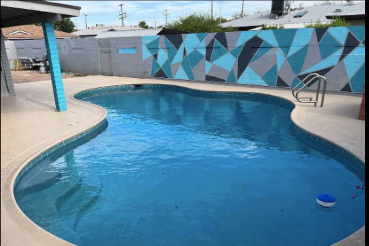 Sparkling pool (unheated)