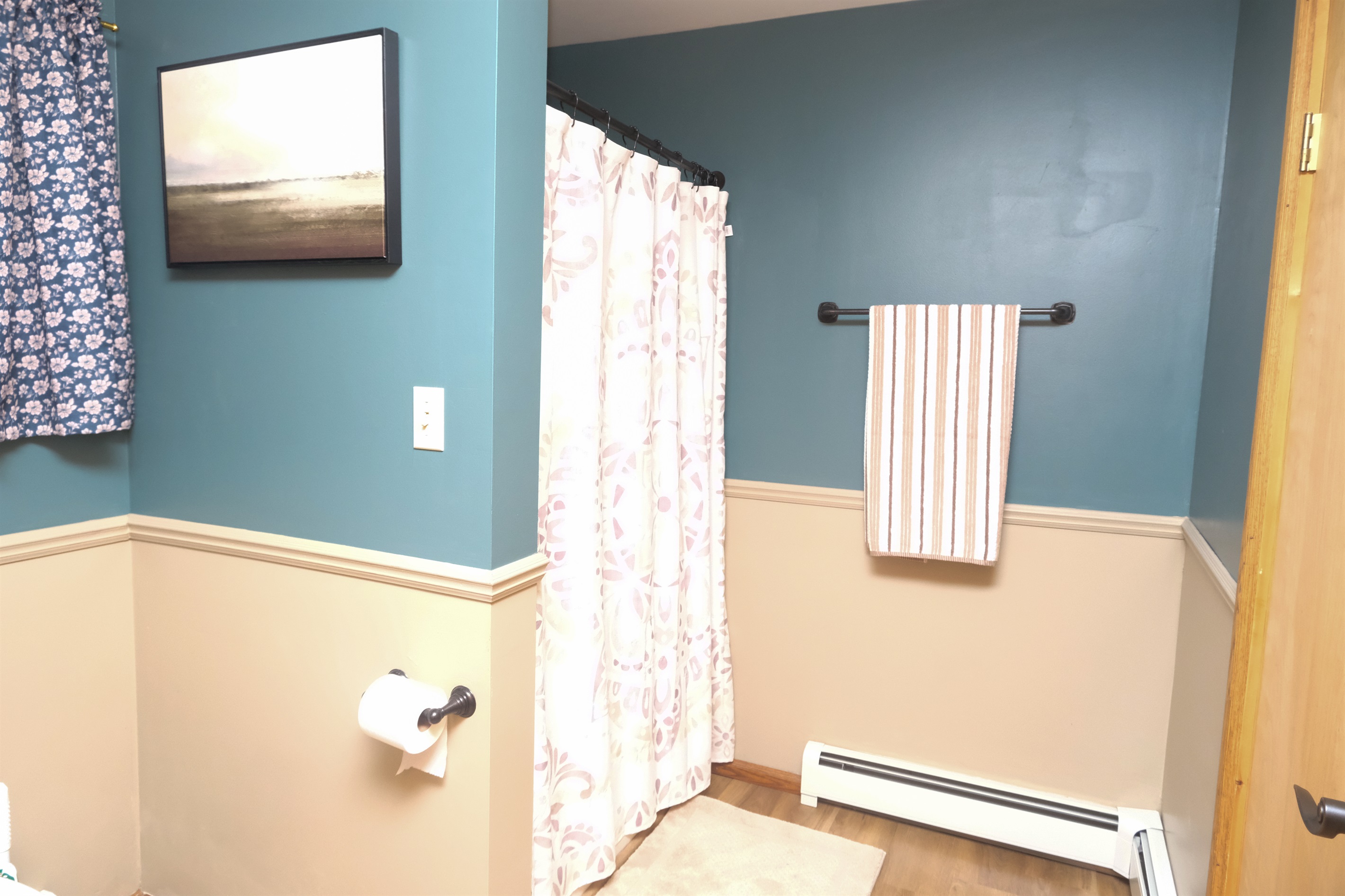 Full bath with tub/shower