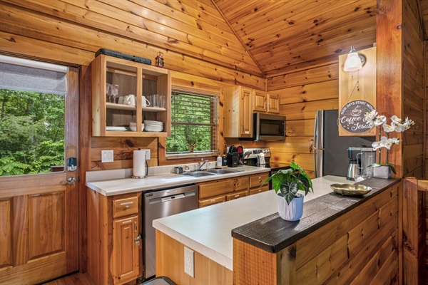 kitchen/stainless steel appliances