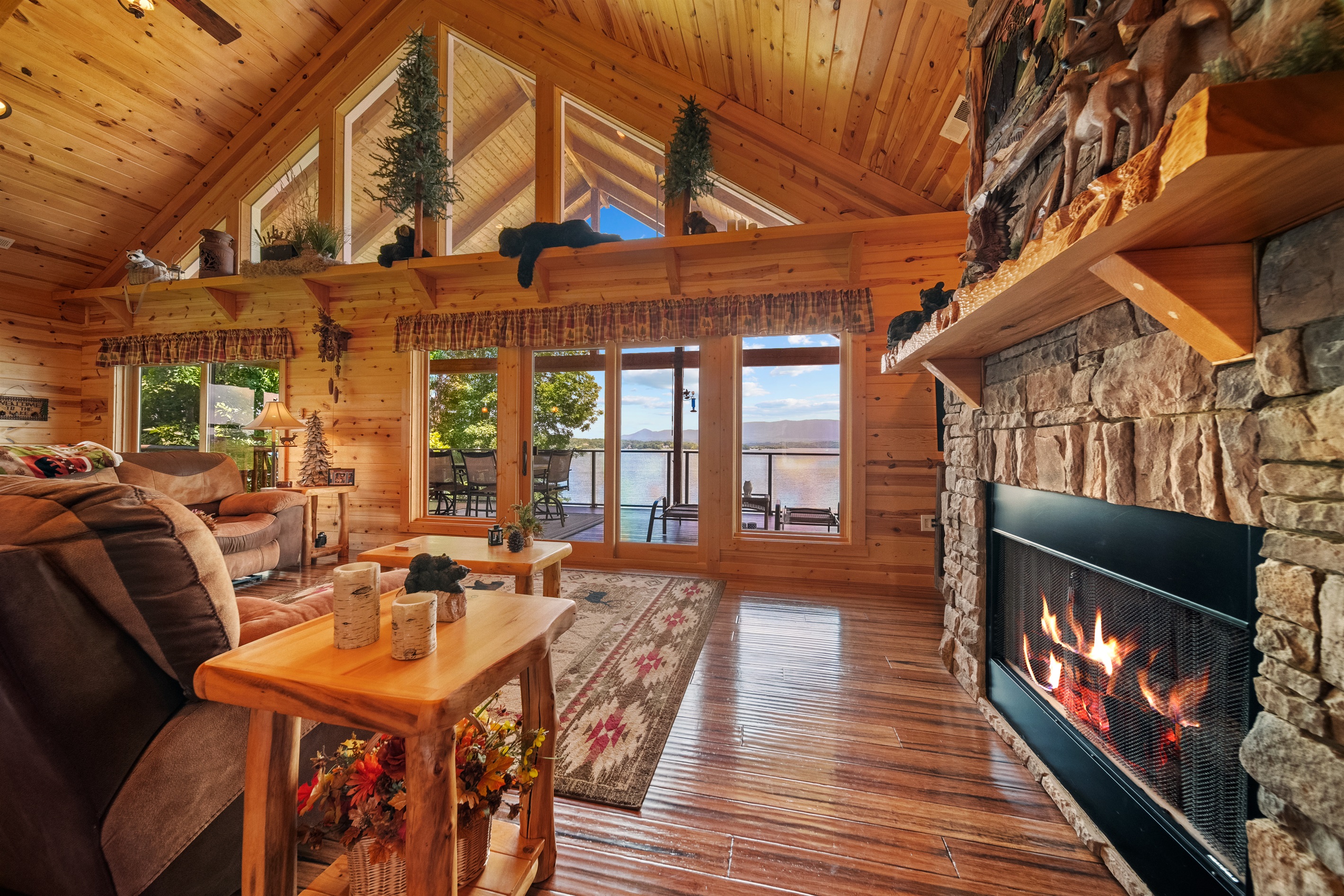 Family Room (Top Floor)