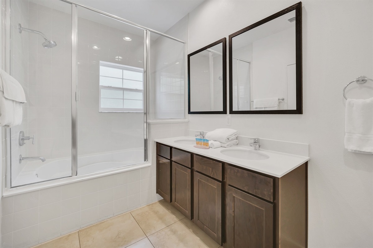 Master bedroom ensuite.