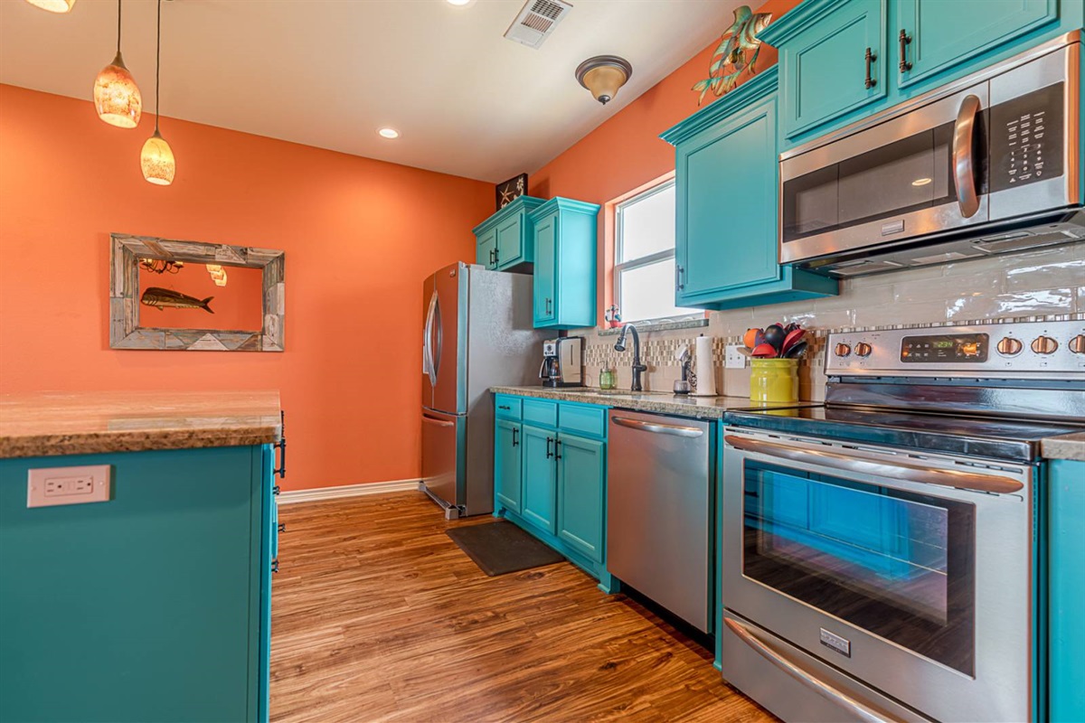 e0e86746c9134e858e53532b8eca3ad9 Large | Beachhouse | Texas | TX | Vacation Homes | Galveston | Crystal Beach | Kokomo | Breezy Days | Beachfront Elegance | Sunrise Serenity | Southern Sands Property Management, LLC