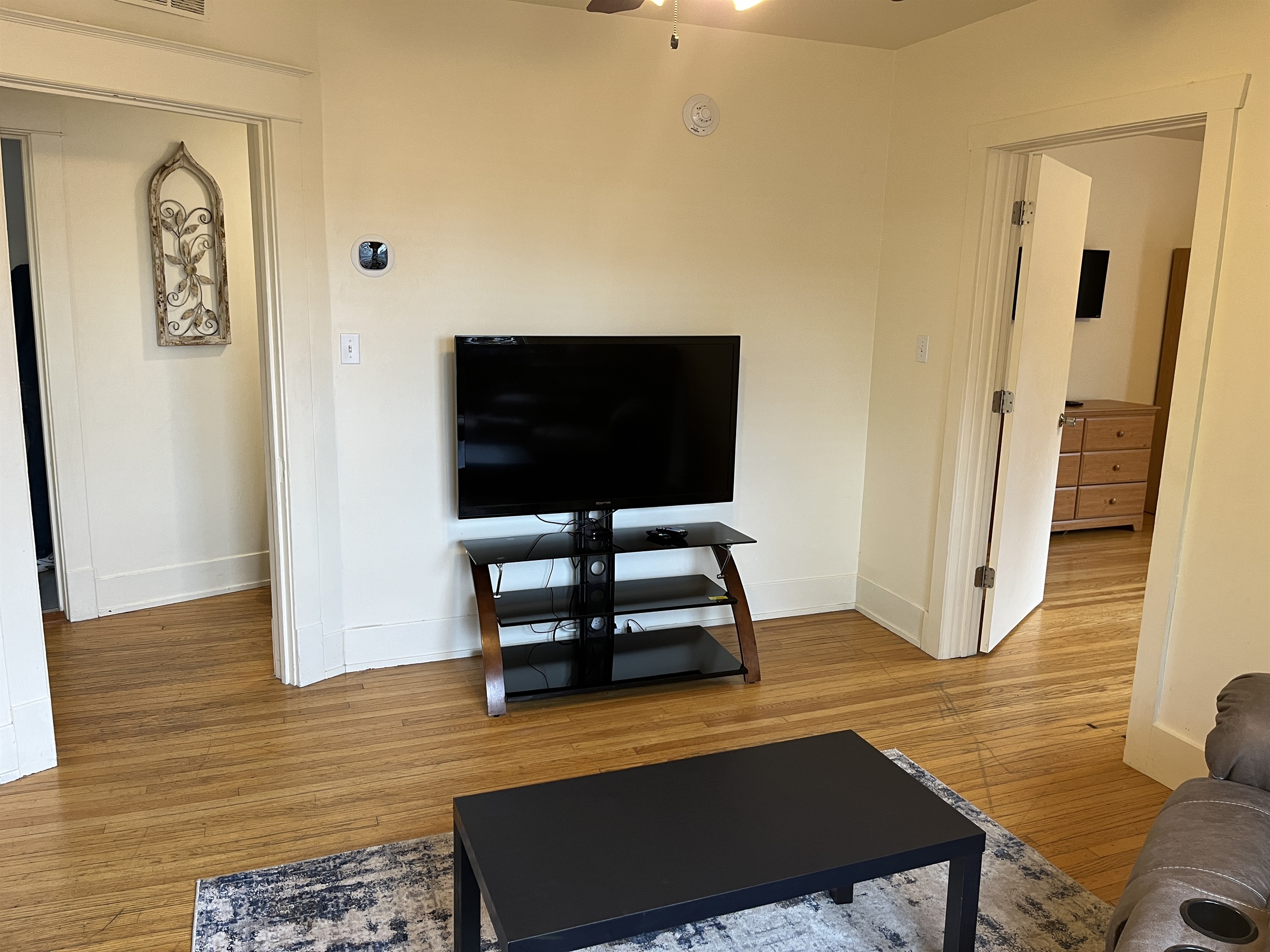 Living room with Queen bdrm 1 to the right