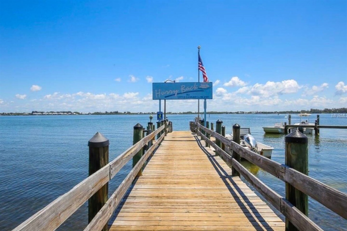 Island Ferry Dock - Ferry included with your stay