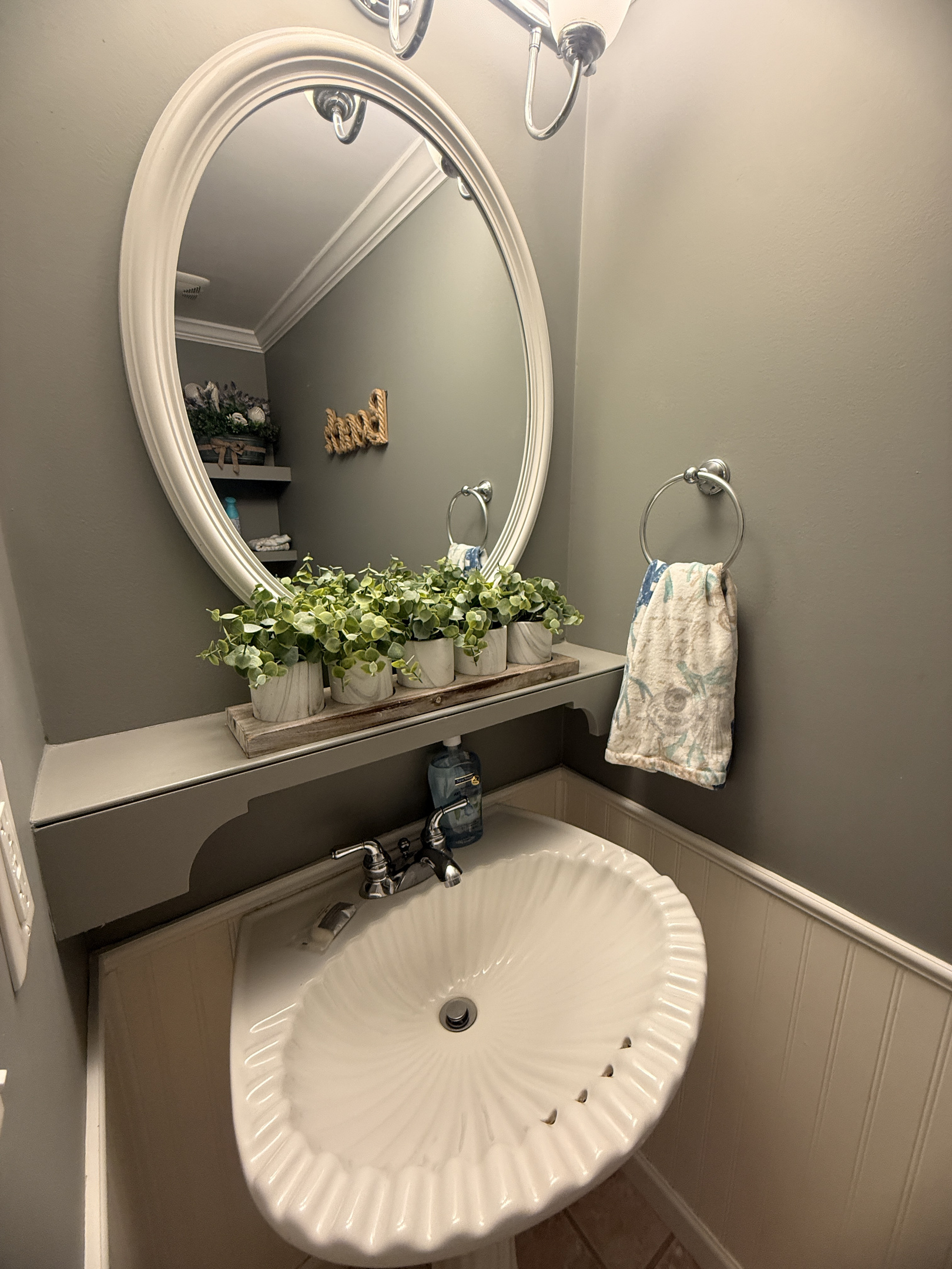 Half bathroom vanity
