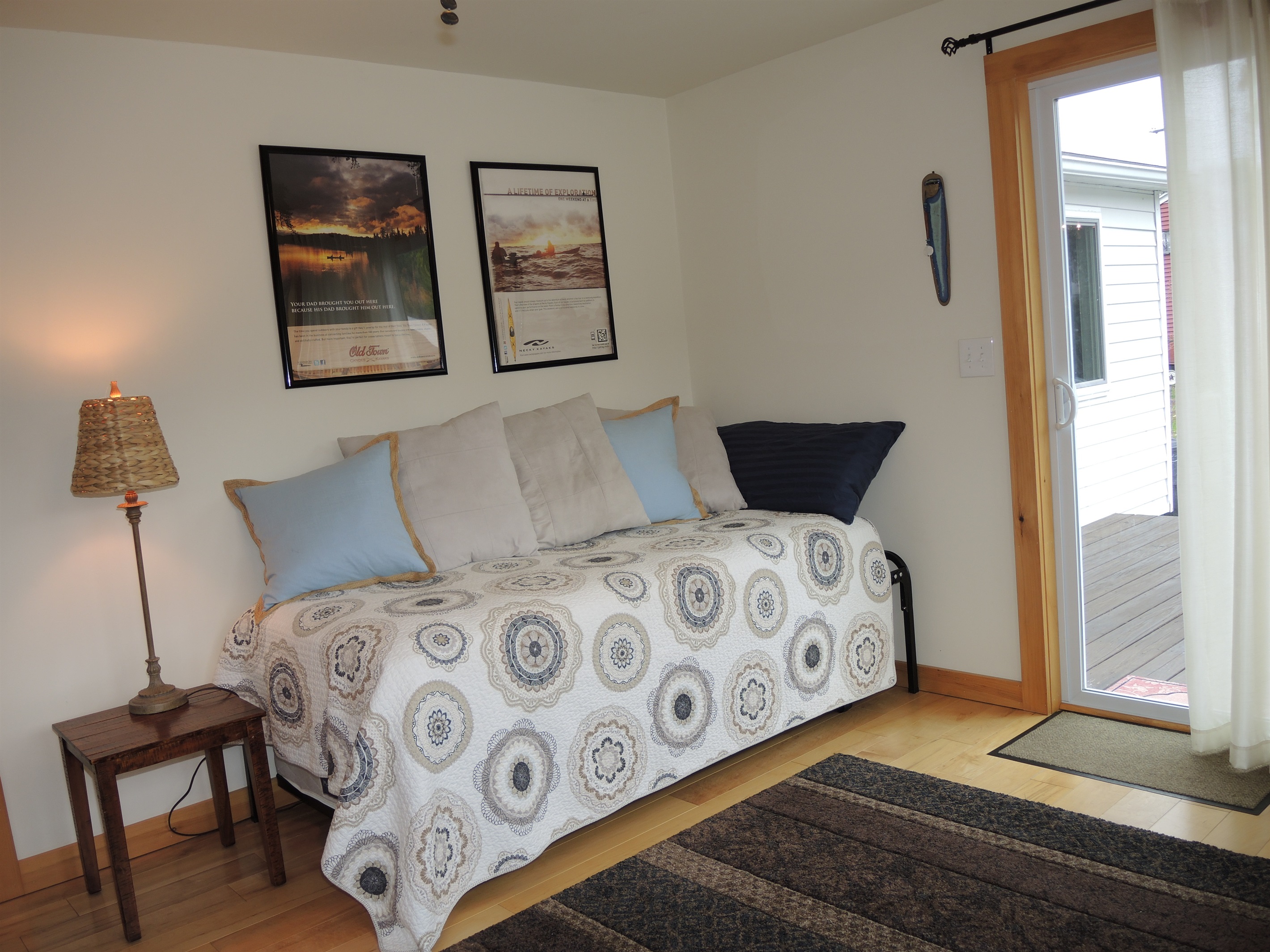 Sunroom with daybed