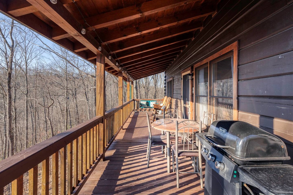 The sunset views on the front deck are fabulous. Rocking chairs and a swing are on the deck to sit, relax, and take in the view