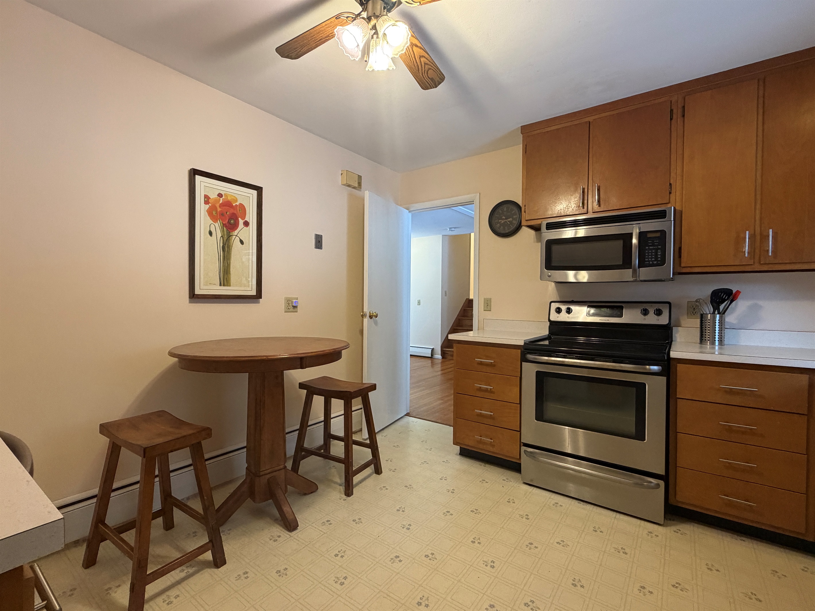 Kitchen with breakfast nook