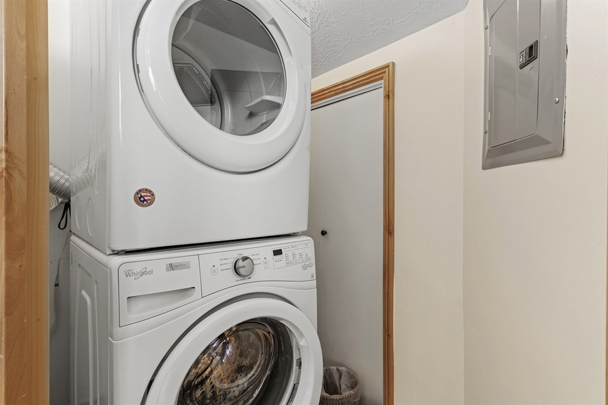 In-home laundry with washer and dryer—ideal for longer stays or post-adventure refresh.