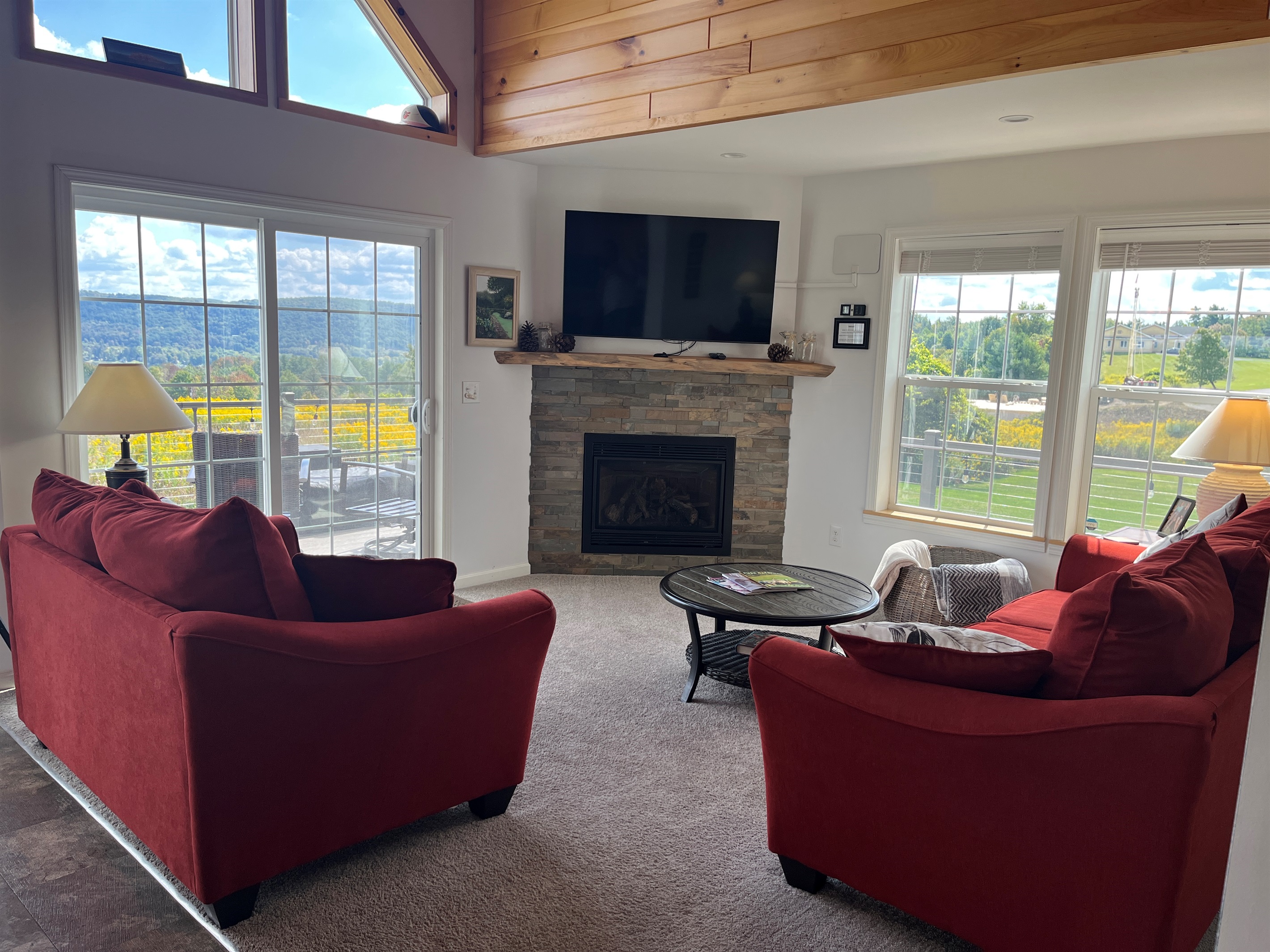 Living area w/ SmartTV, electric fireplace and a view!