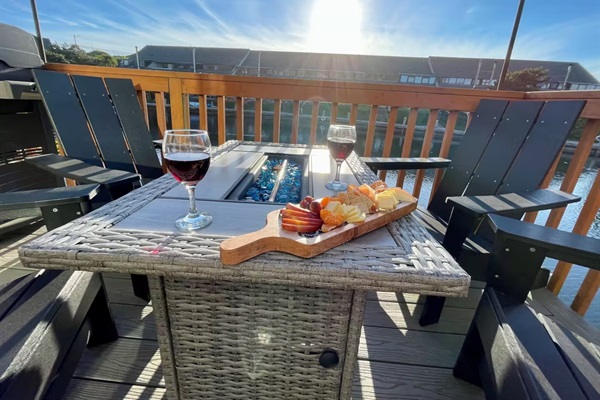 Wine and dine on the water and just a couple blocks from the ocean waves you'll be hearing while enjoying a romantic evening on the Oregon Coast.