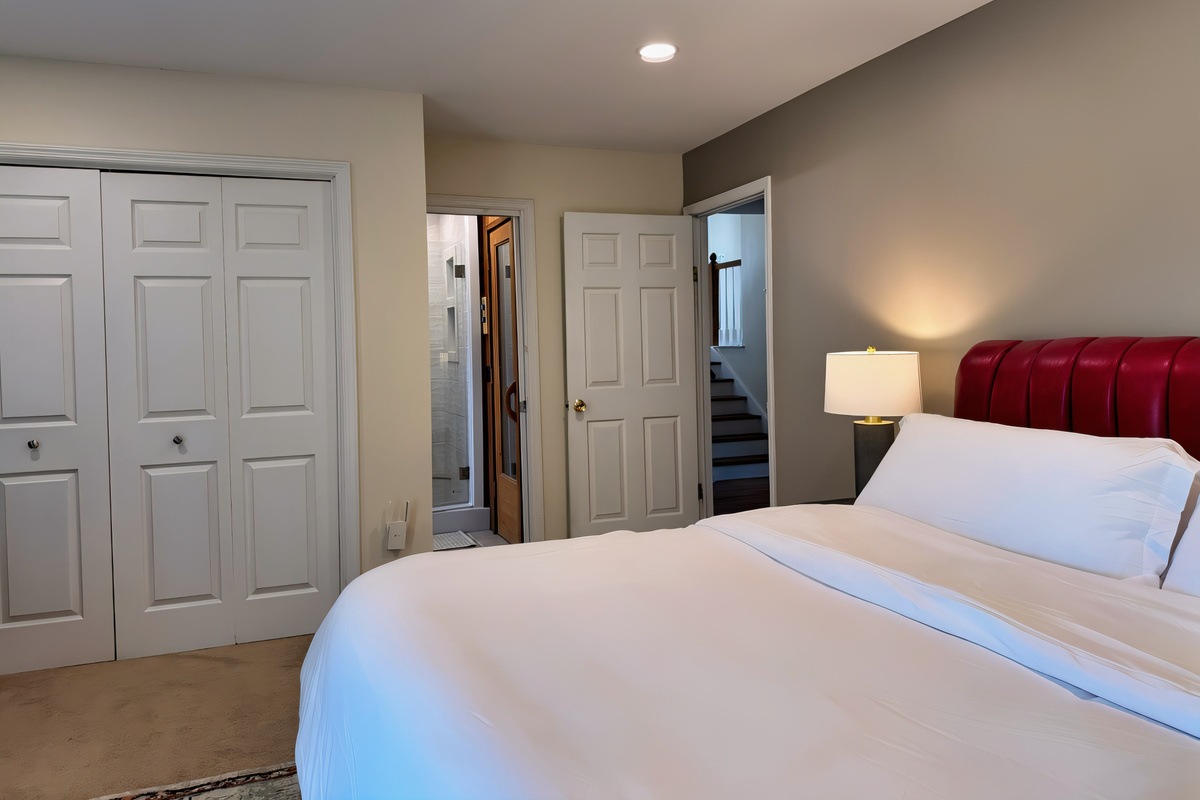 Lower level King Bedroom with ensuite bathroom