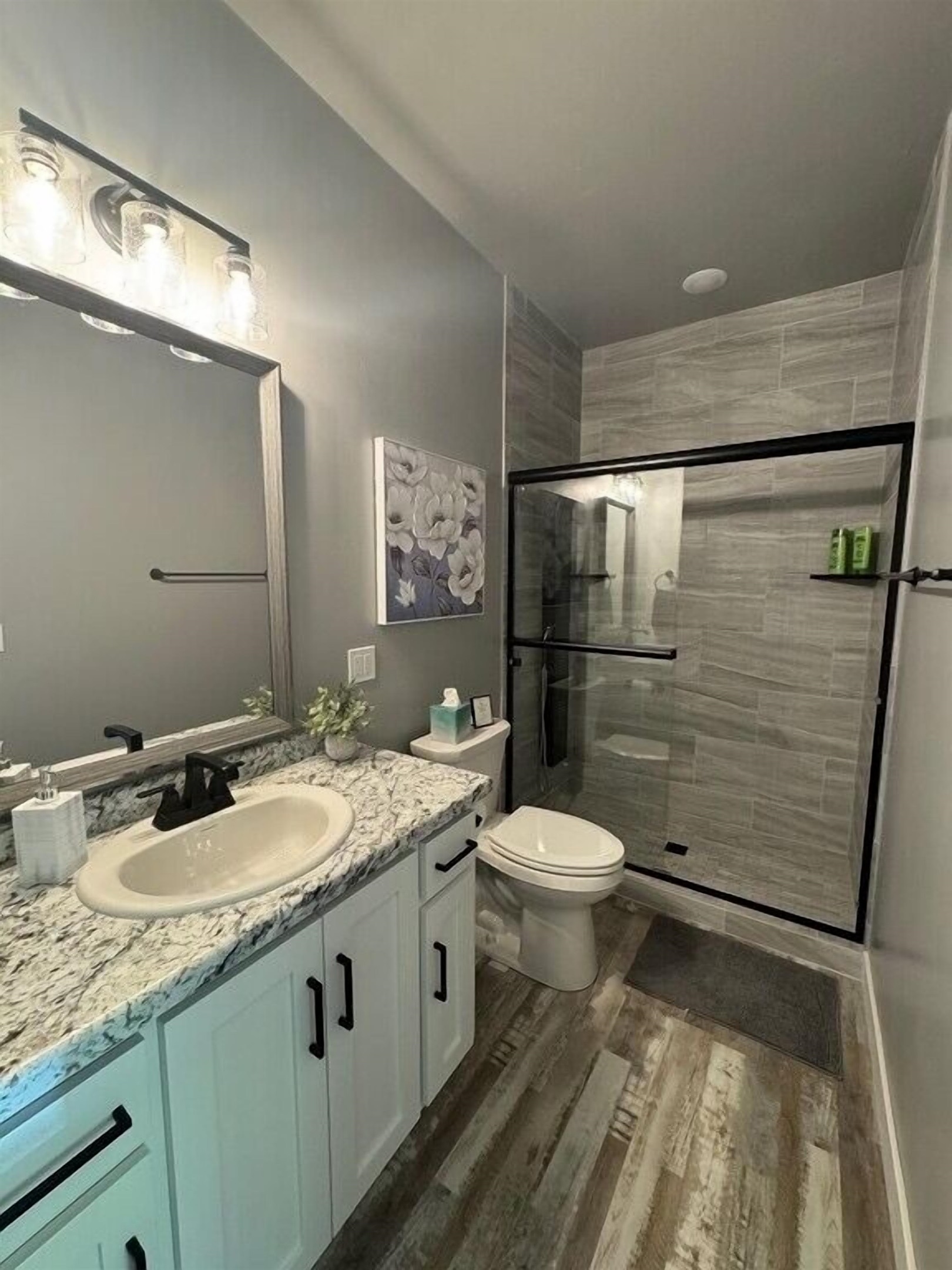 House 3 - bedroom 1 en-suite bathroom