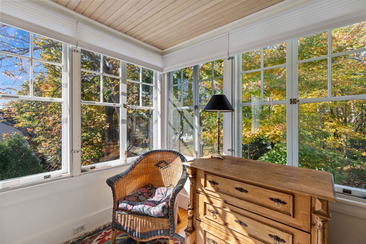 Sun room! With trundle bed as well