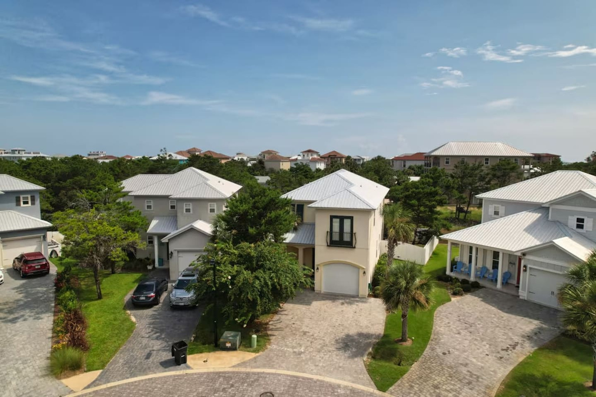 Safe community of frangista villas perfect for families
